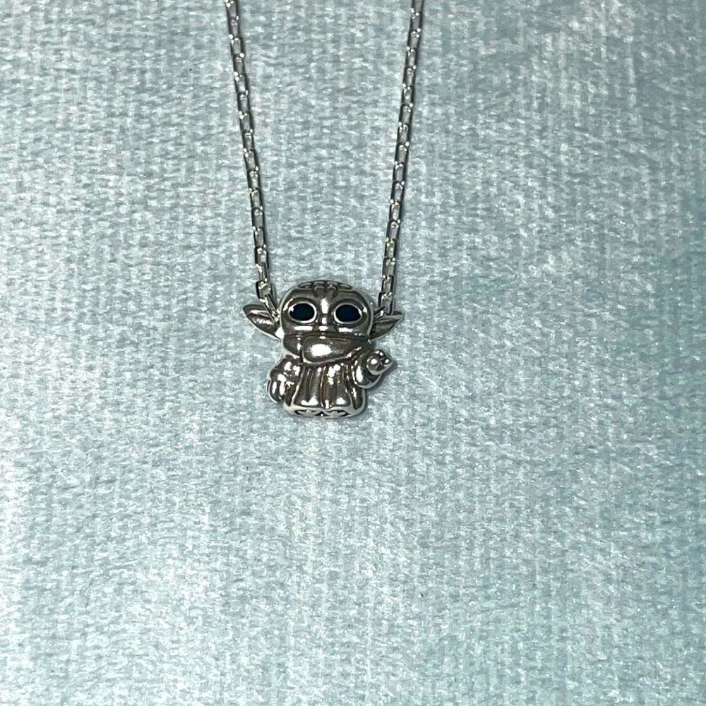 Star Wars Baby Yoda 925 Silver Pendant on 925 Silver Extra Long Chain - Picture 1 of 5